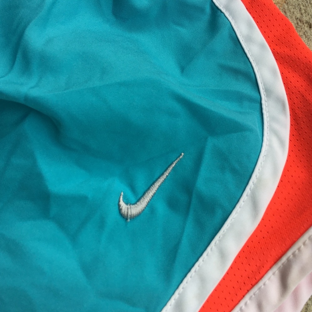 Nike running shorts - Picture 3 of 6